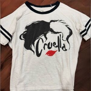 Disney Cruella Graphic Tee Women’s M White Ringer Shirt 101 Dalmatians